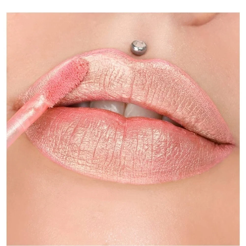 - NIB Jeffree Star velour liquid lipstick RYLAND 🌺